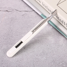晨光普惠型全包塑金属美工刀白ASSN2254